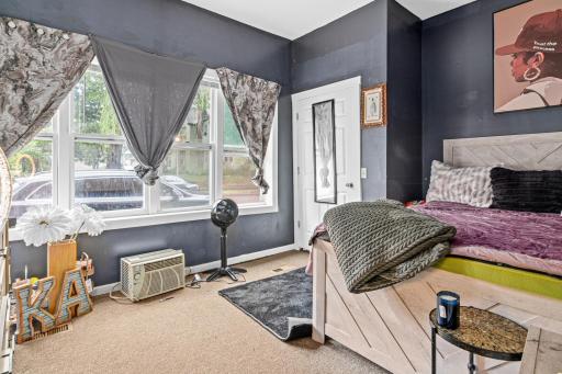 96 Winifred Street West-6.jpg