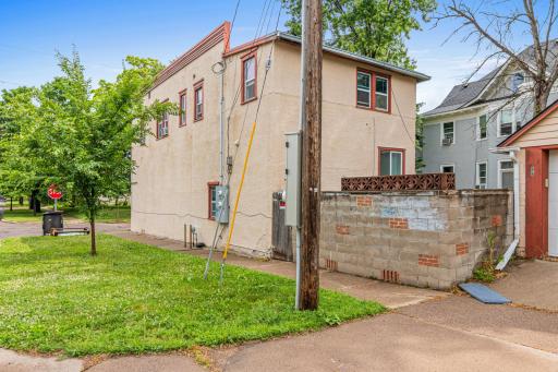 96 Winifred Street West-27.jpg