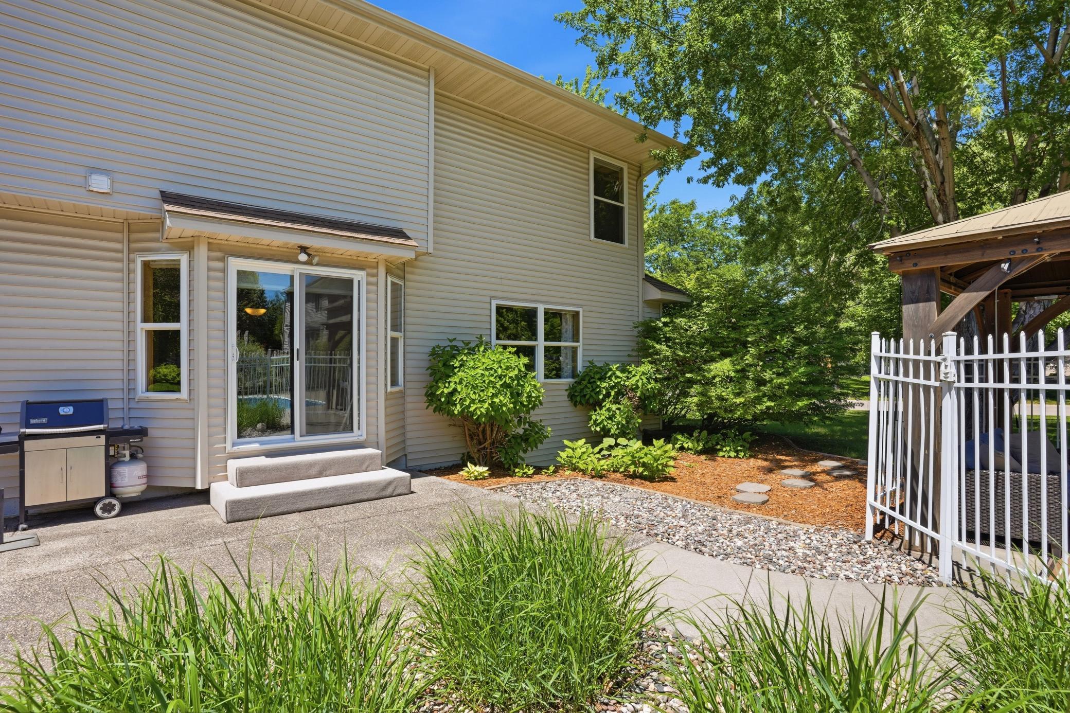 018_8511_cedar_ct_rs_17_637.jpg