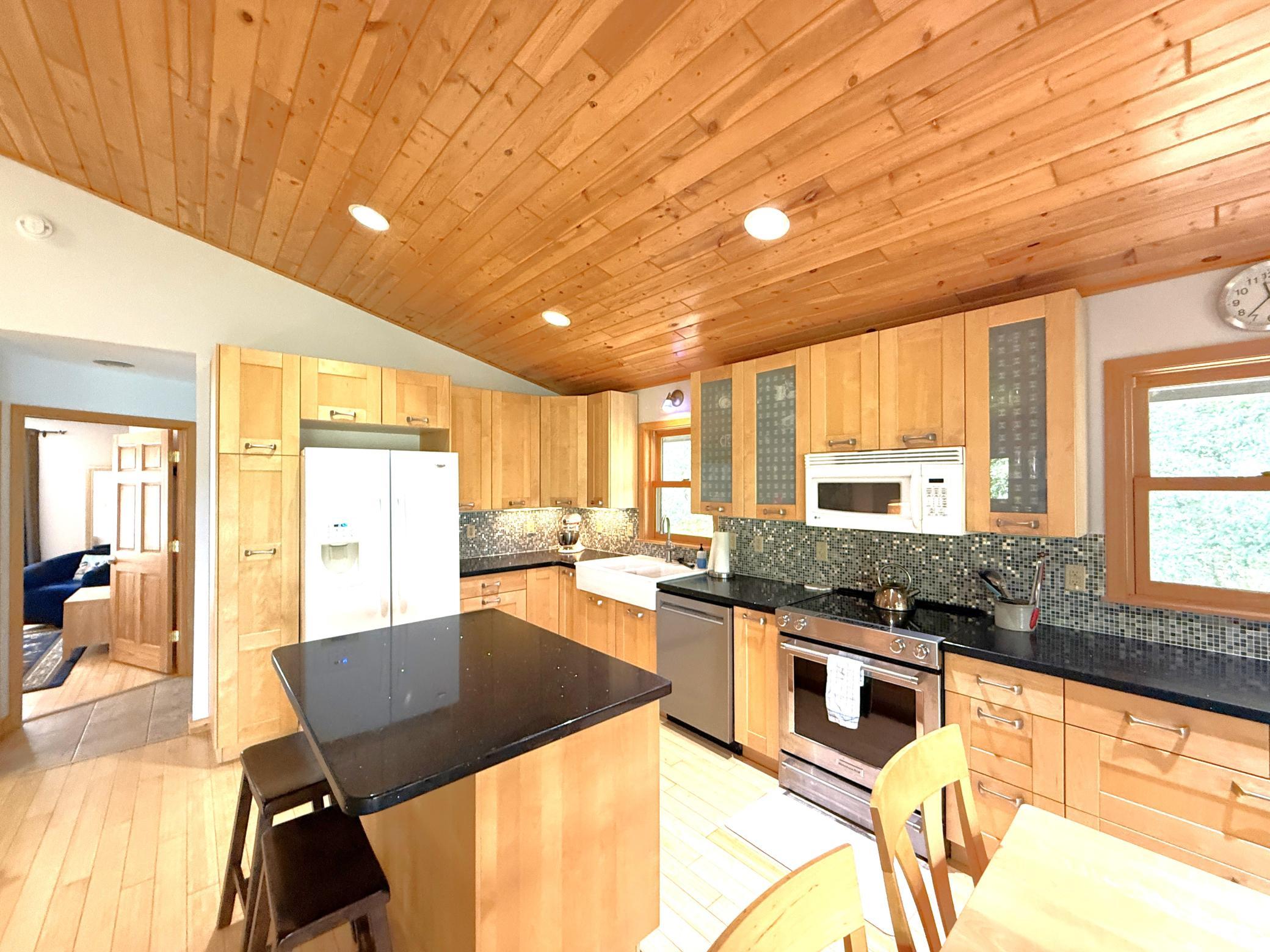 1787 North Bay Rd Kitchen.JPG