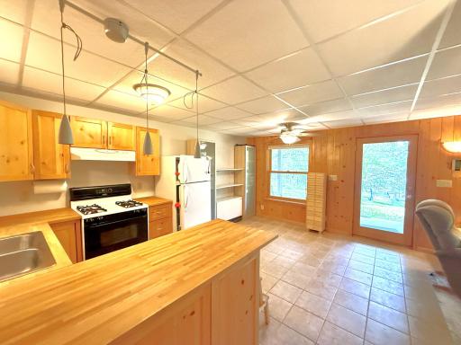 1787 Norh Bay Rd lower level inside 2.jpg