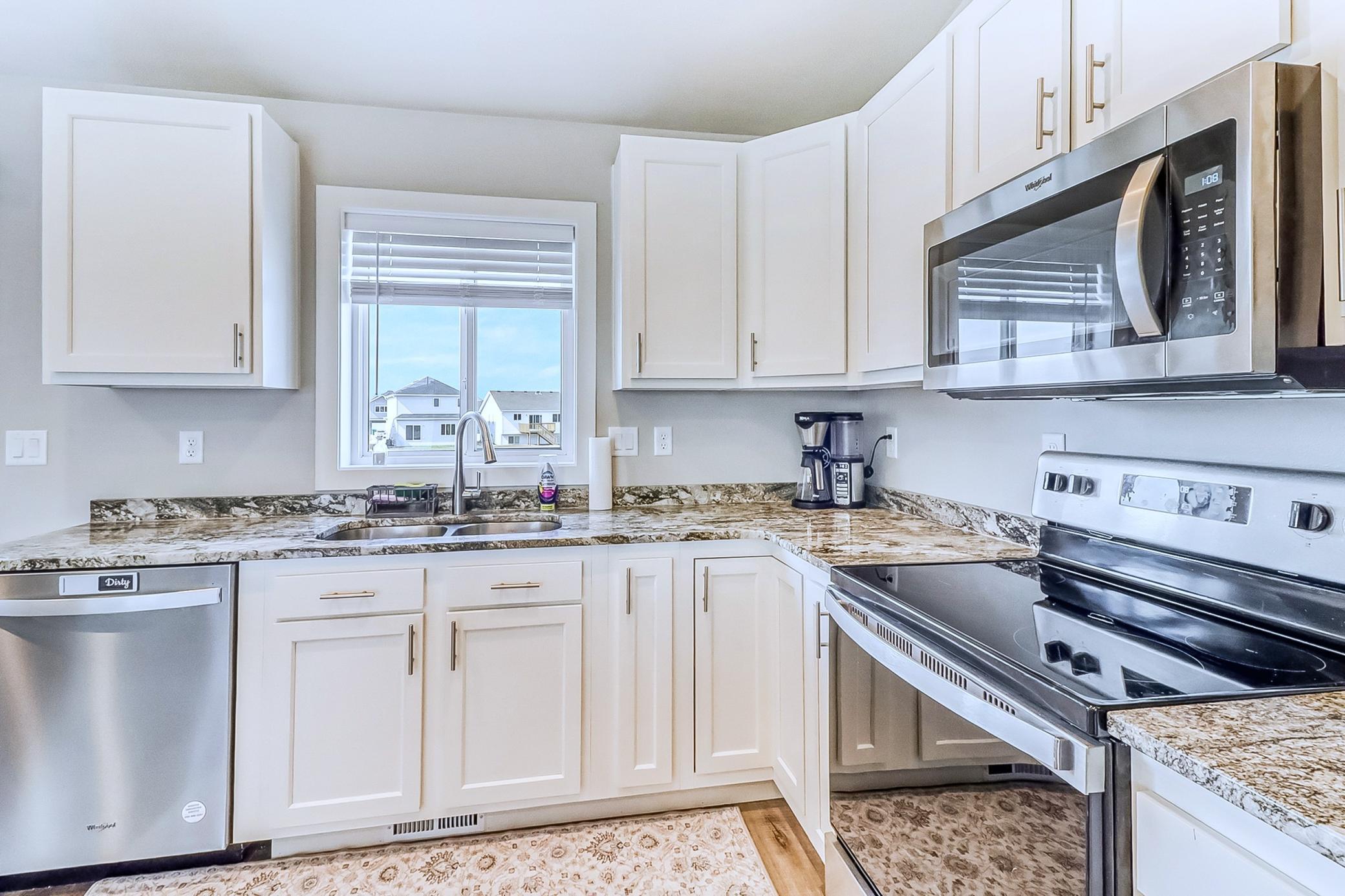 Kitchen1_3.jpg