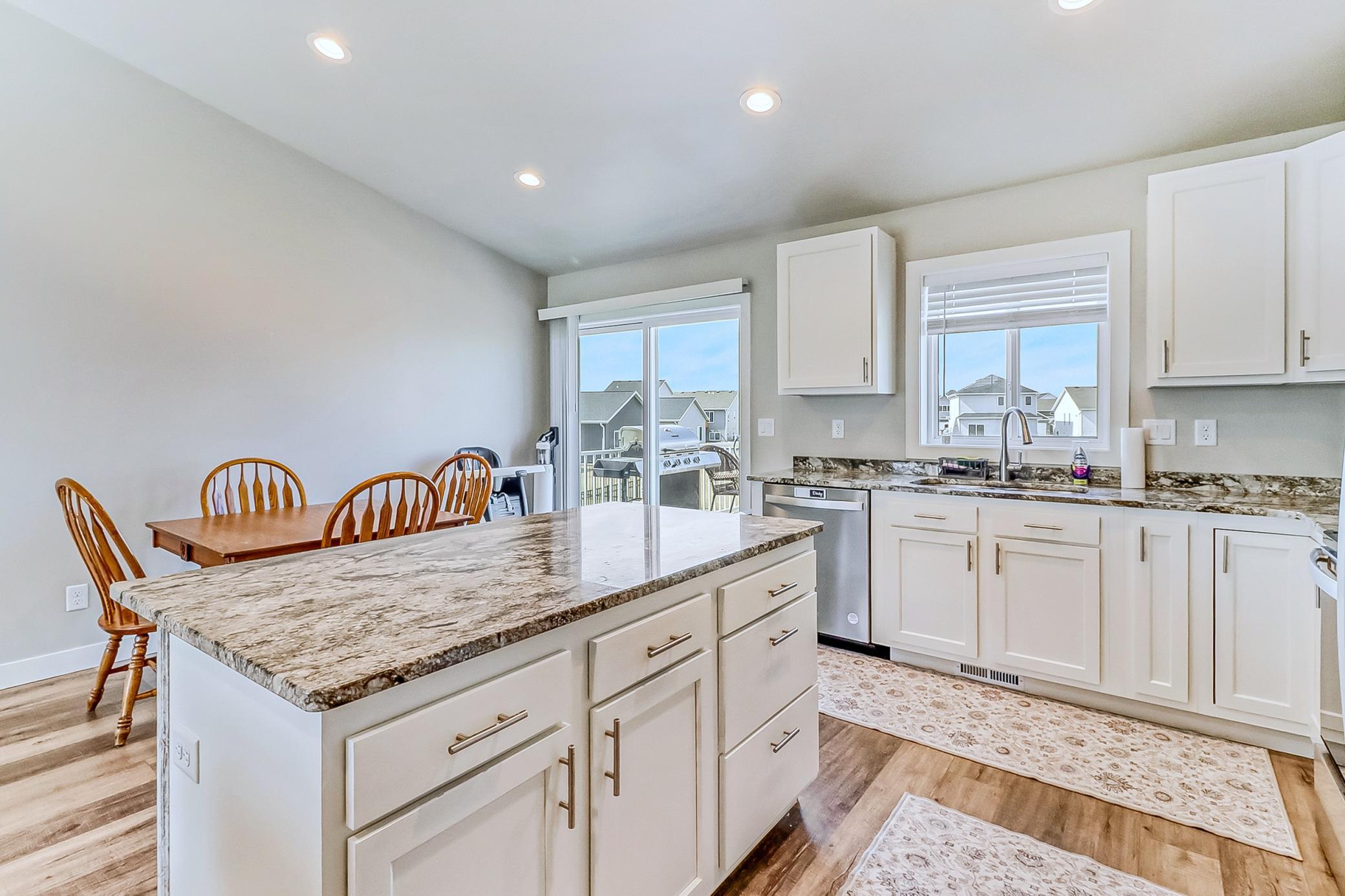 Kitchen1_2.jpg