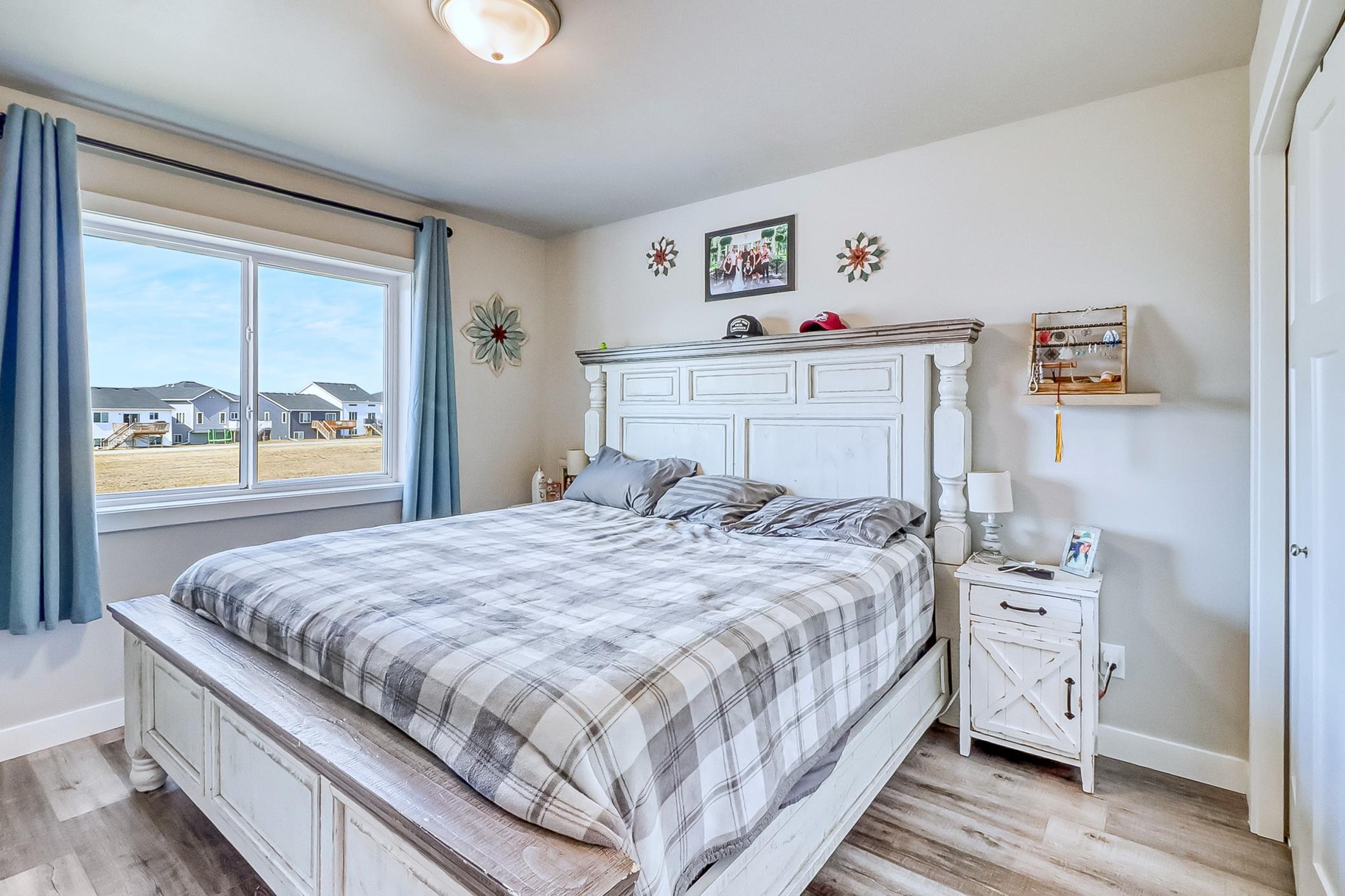 Bedroom2_1.jpg