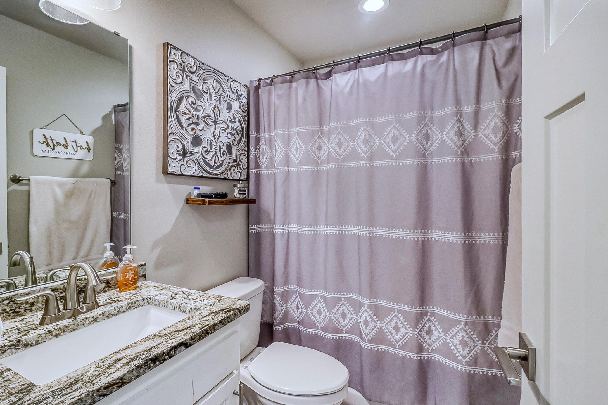 Bathroom1_1.jpg