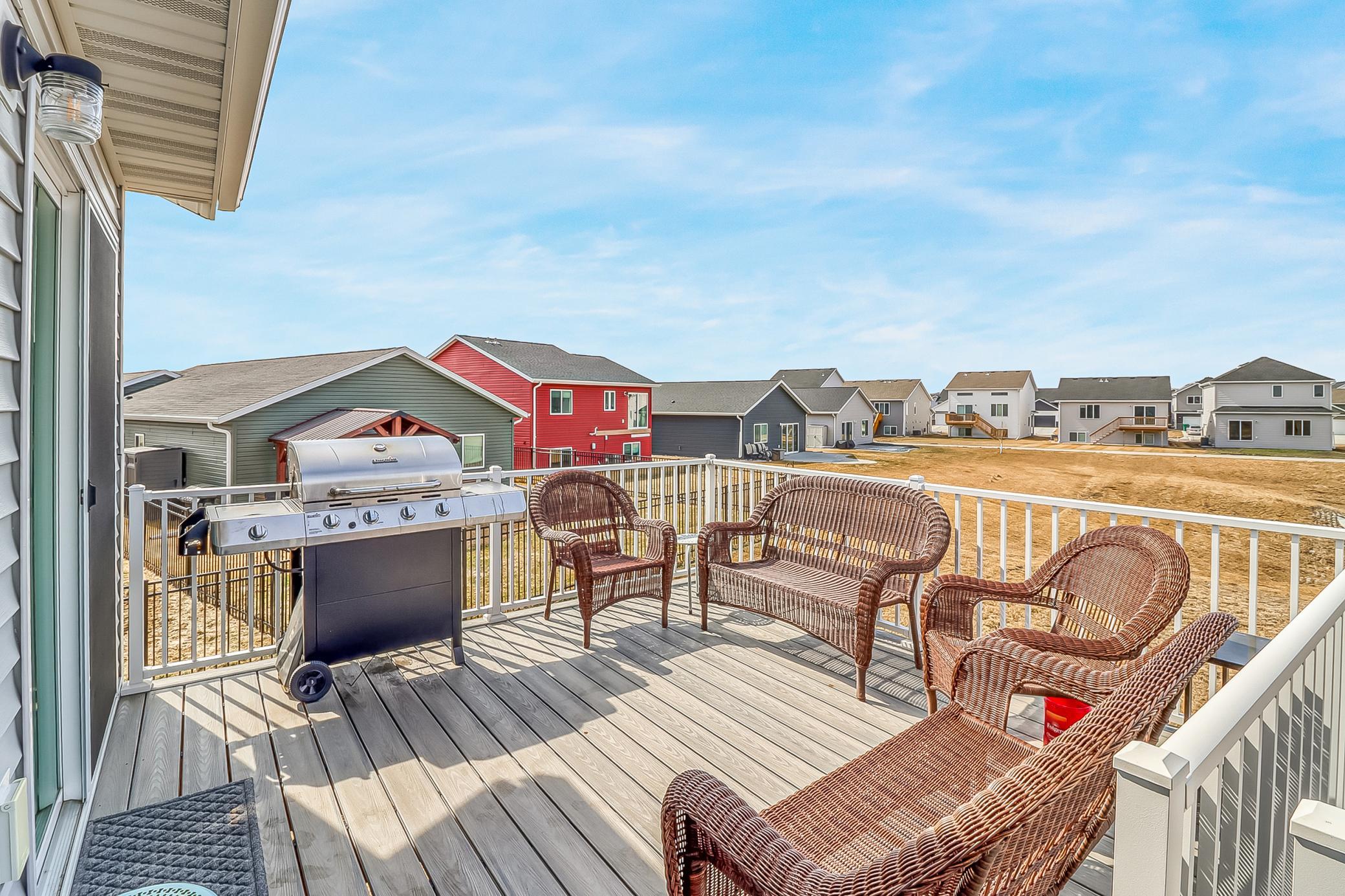 Backyard_deck1_0.jpg