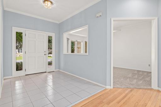 1200 Summit Oaks Drive, Burnsville, MN 55337