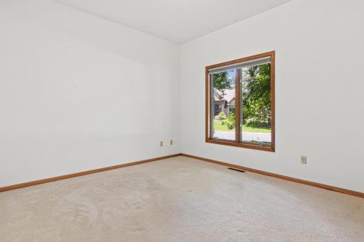 1200 Summit Oaks Drive, Burnsville, MN 55337