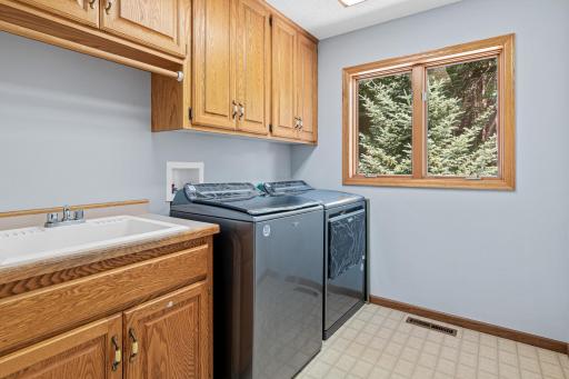 1200 Summit Oaks Drive, Burnsville, MN 55337