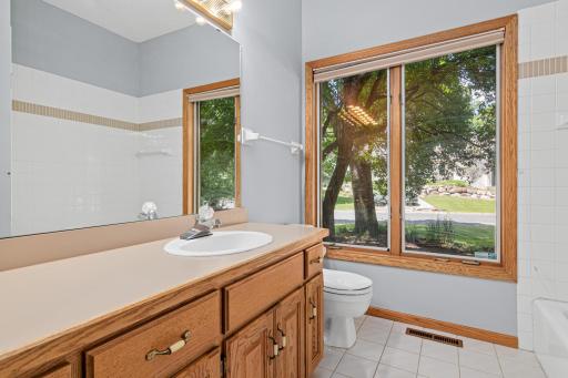 1200 Summit Oaks Drive, Burnsville, MN 55337