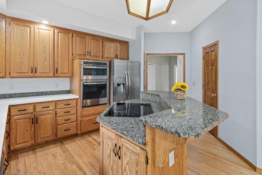 1200 Summit Oaks Drive, Burnsville, MN 55337