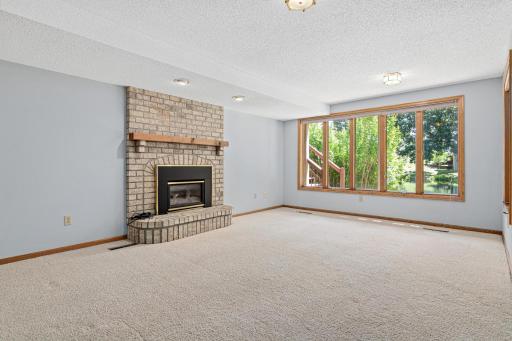 1200 Summit Oaks Drive, Burnsville, MN 55337