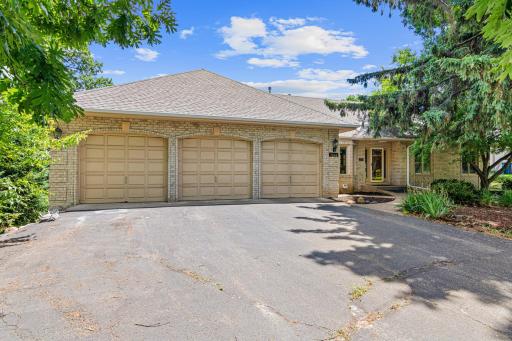 1200 Summit Oaks Drive, Burnsville, MN 55337