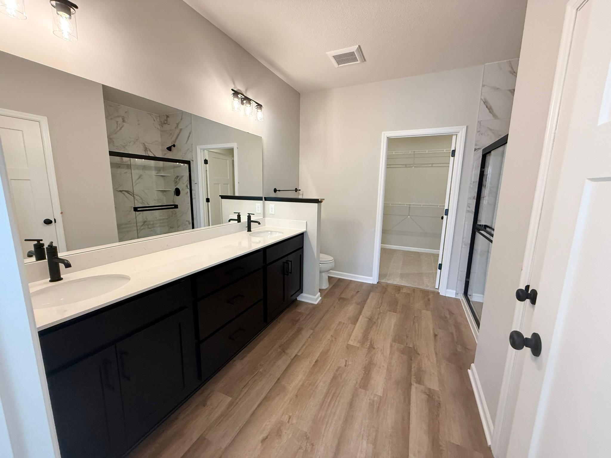 Photo of a previously built home, finishes and options may vary.