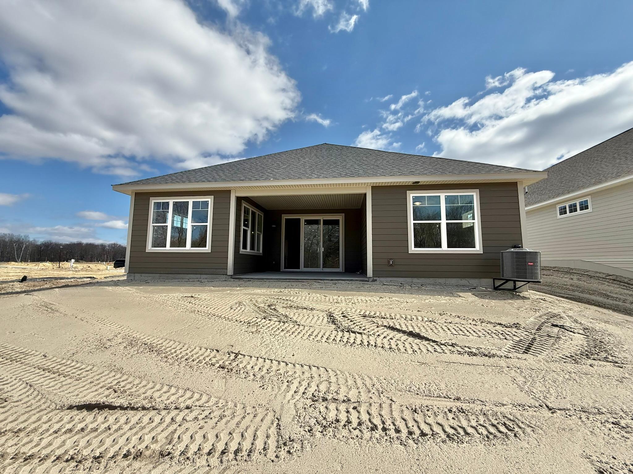 Photo of a previously built home, finishes and options may vary.