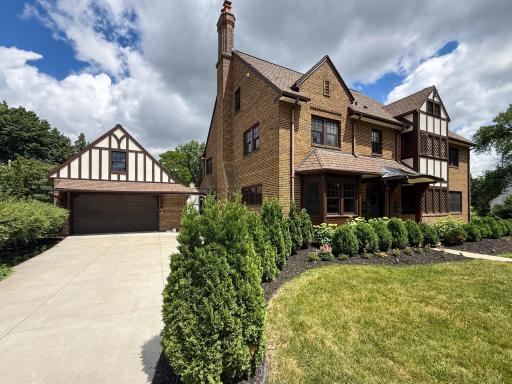 909 8th Street SW, Rochester, MN 55902