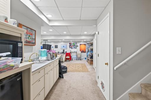 7001 Beacon Circle, Eden Prairie, MN 55346