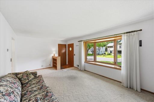 17-2126 Forest Dr [3170597]- 017.jpg