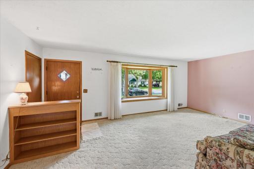 13-2126 Forest Dr [3170597]- 013.jpg