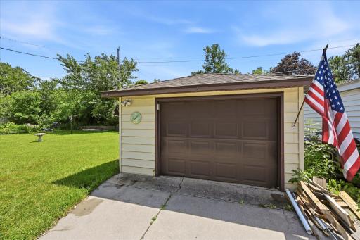 08-2126 Forest Dr [3170597]- 008.jpg