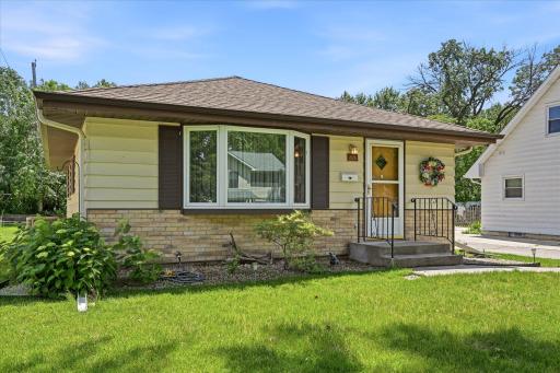 02-2126 Forest Dr [3170597]- 002.jpg