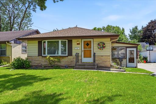 01-2126 Forest Dr [3170597]- 001.jpg
