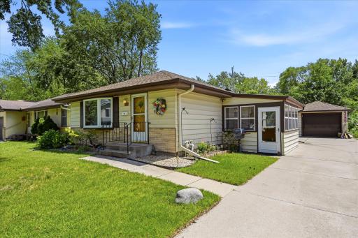 03-2126 Forest Dr [3170597]- 003.jpg