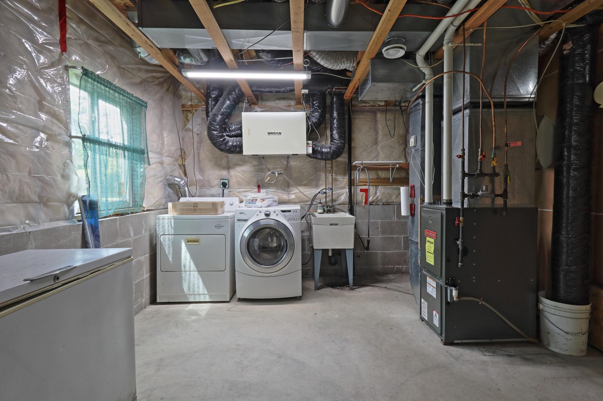 19 laundry.JPG