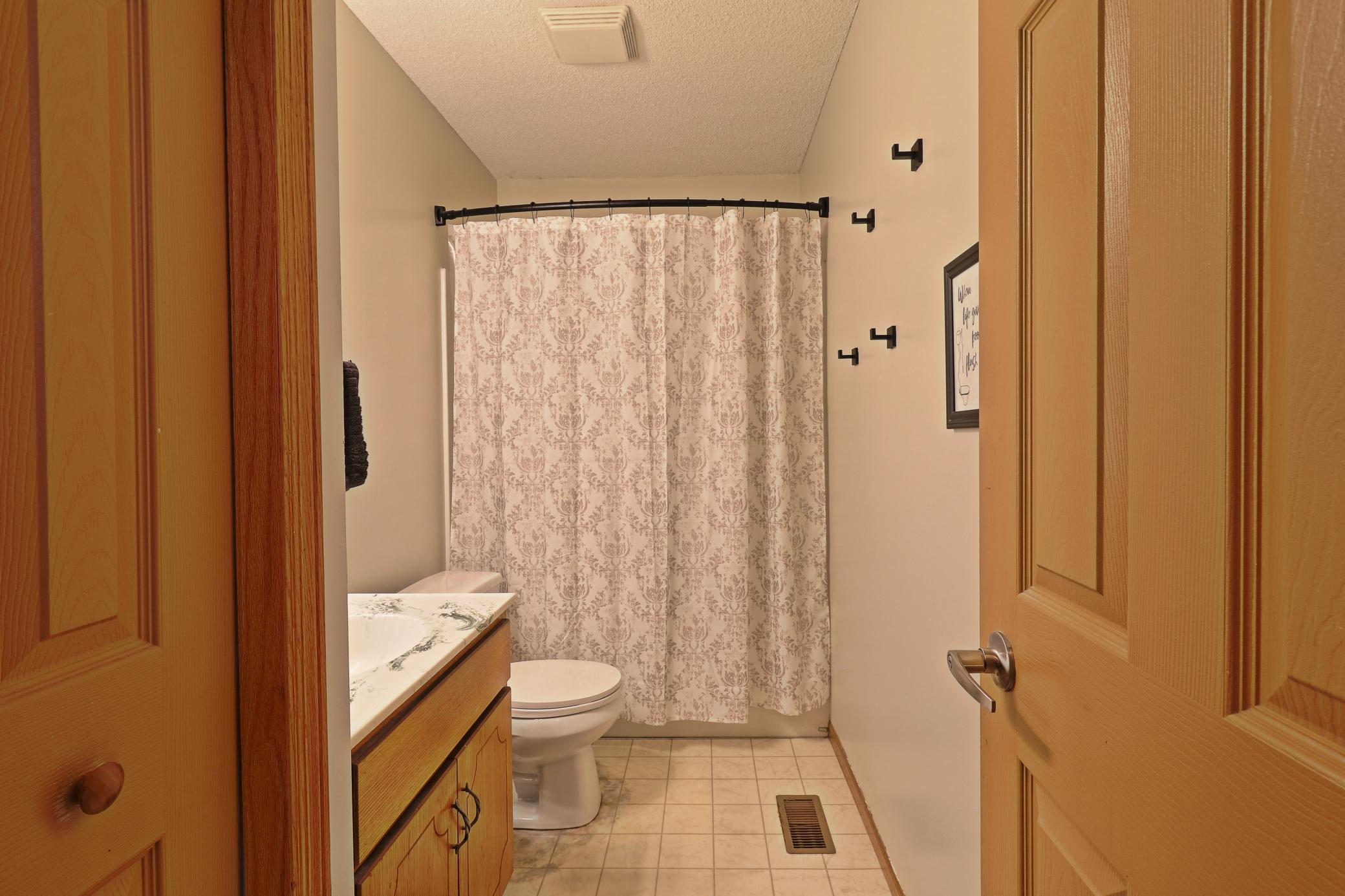 15 bath.JPG