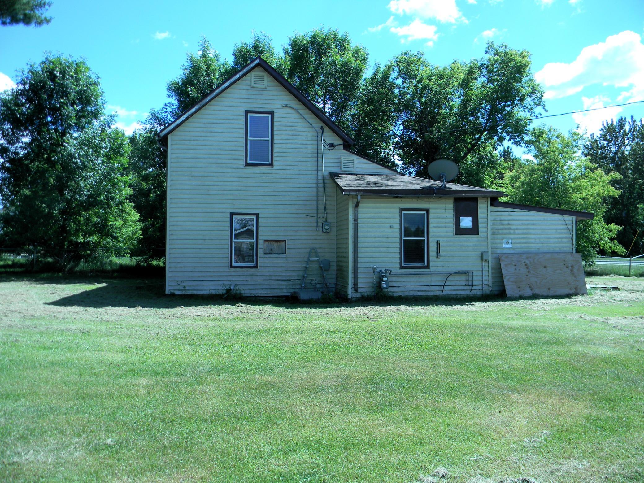 Side yard.JPG