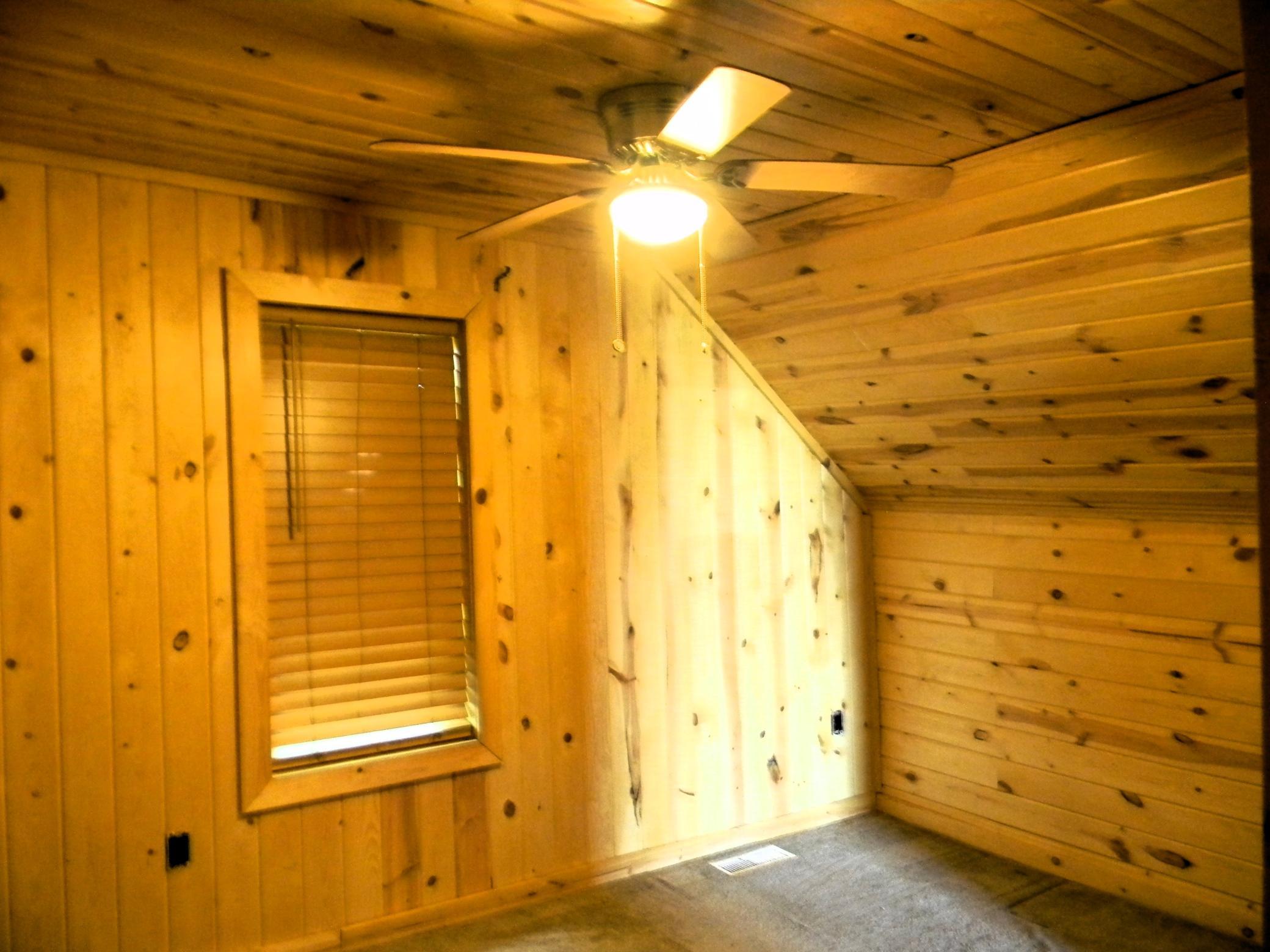 bdrm 3.JPG