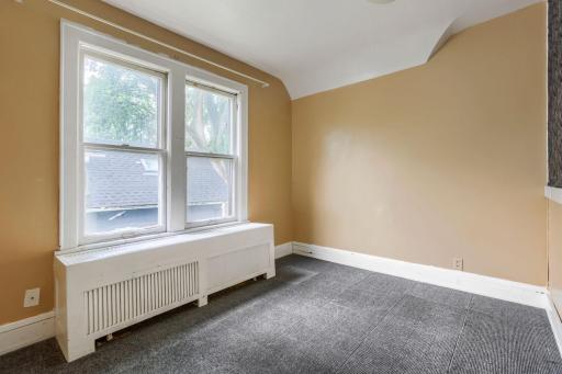 1092 25th Avenue se - Web Quality - 018 - 18 Bedroom.jpg