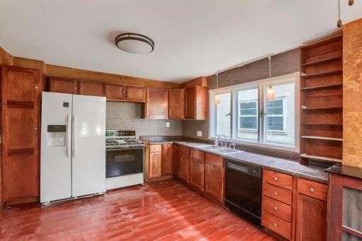 1092 25th Avenue se - Web Quality - 013 - 13 Kitchen.jpg