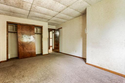1092 25th Avenue se - Web Quality - 017 - 17 Bedroom.jpg