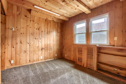 1092 25th Avenue se - Web Quality - 021 - 21 Bedroom.jpg