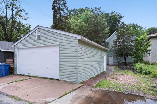 1092 25th Avenue se - Web Quality - 026 - 26 Exterior Rear.jpg