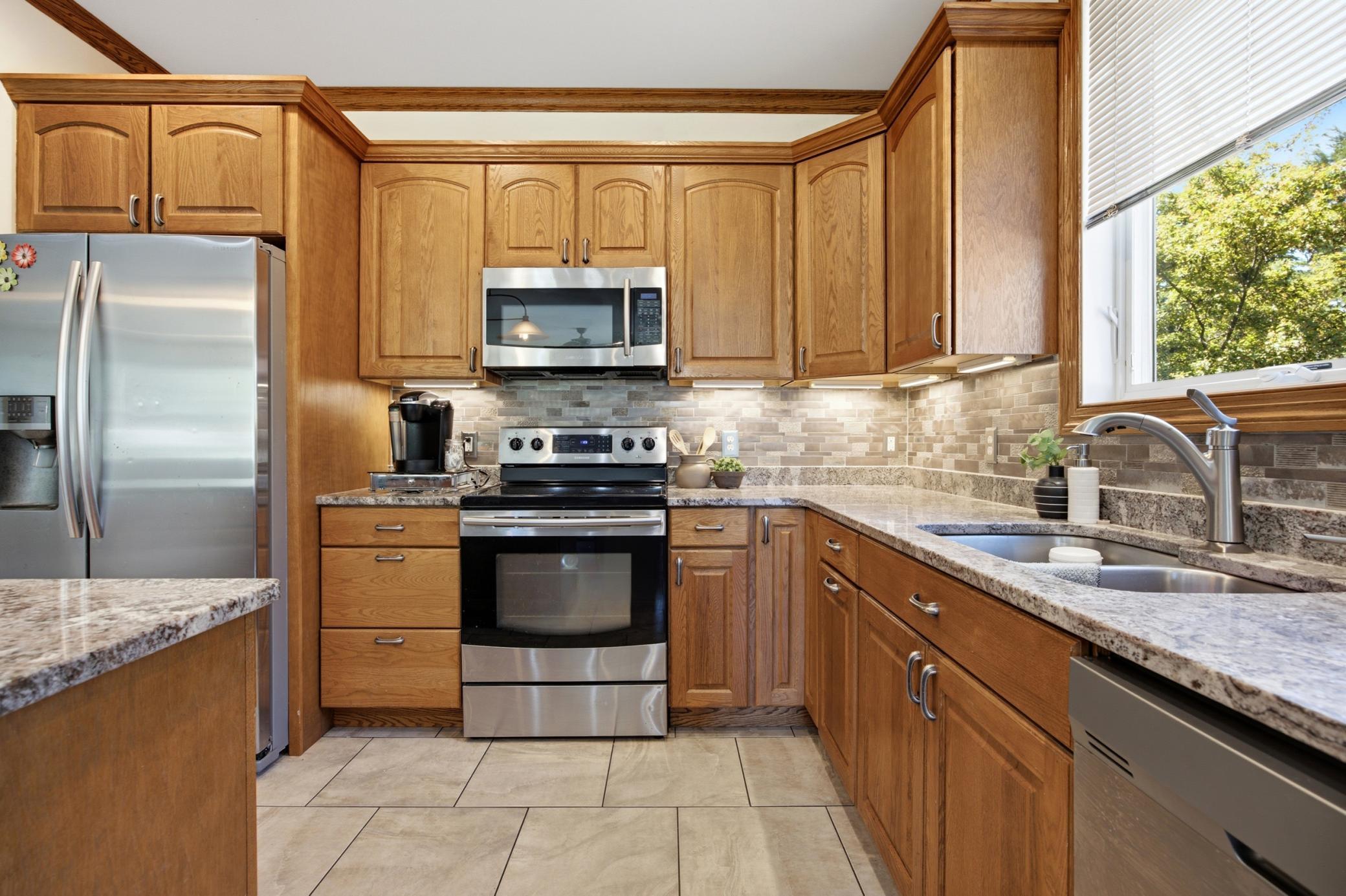 Kitchen- Tile Backsplash & Under Cabinet Lighting
