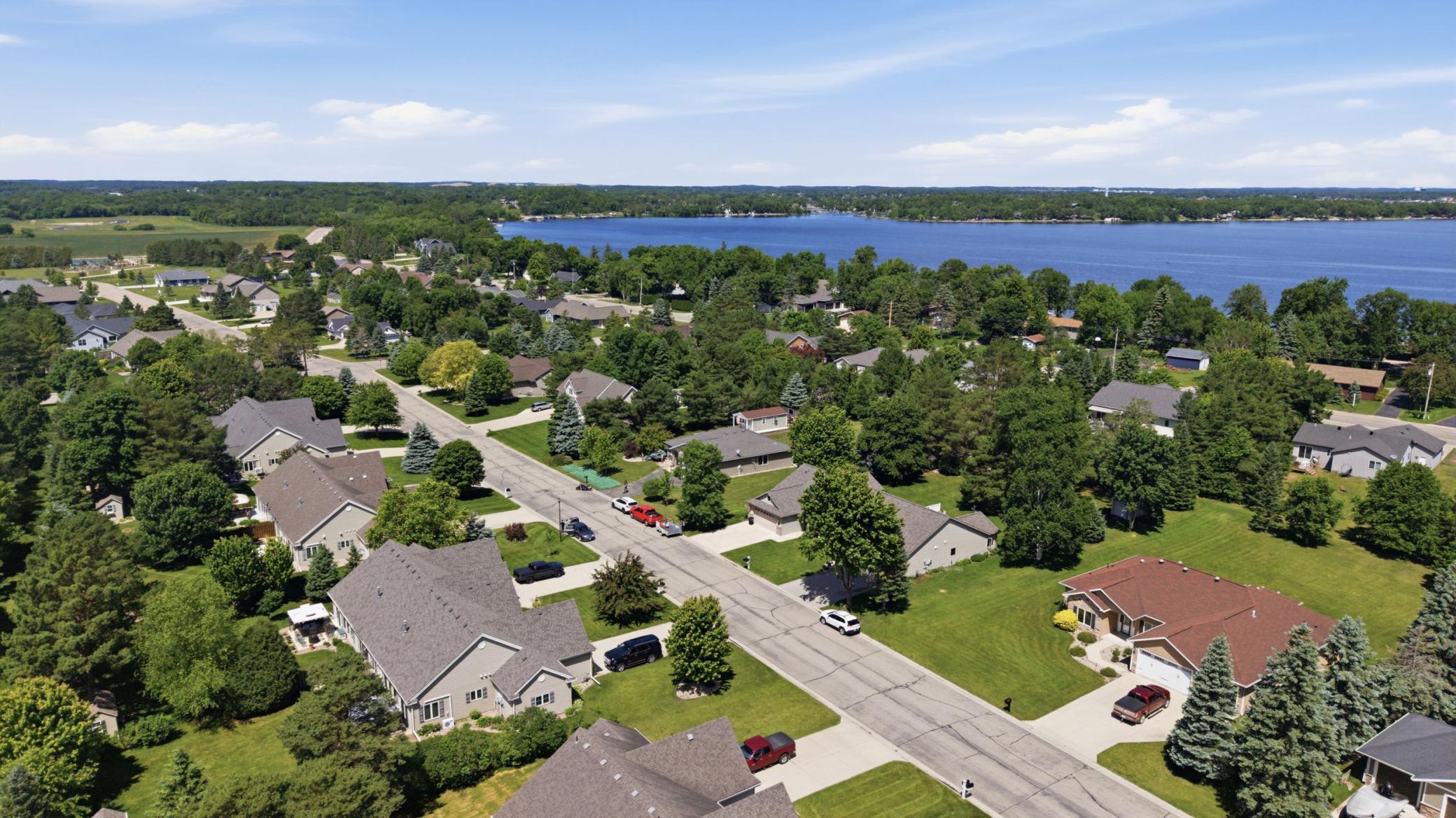 Lake Forest Neighborhood