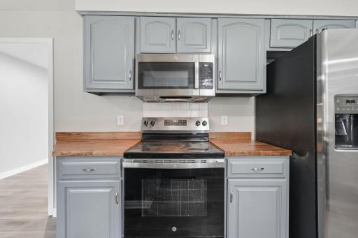409 Harold Drive, Burnsville, MN 55337