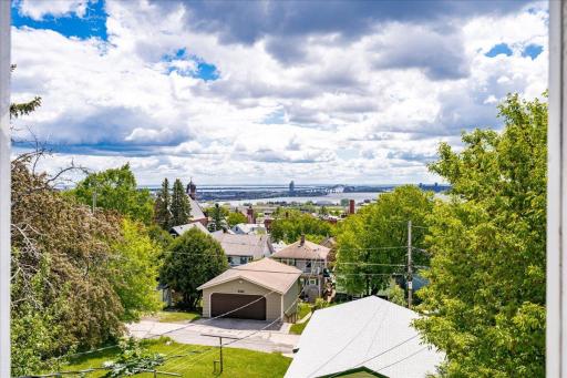 2424 W 7th Street, Duluth, MN 55806