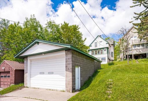 2424 W 7th Street, Duluth, MN 55806