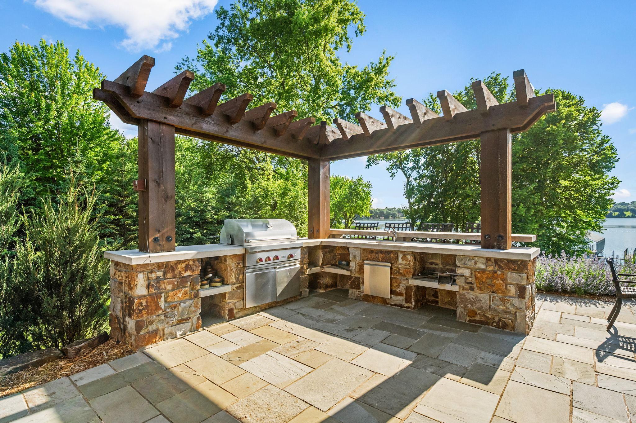 Outdoor kitchen
