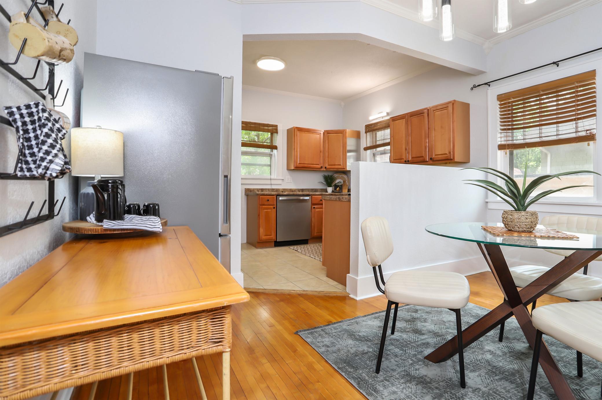 Coffee Bar/Dining Room