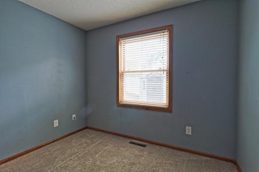 912 Moonlight Drive, Saint Paul, MN 55125
