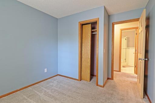 912 Moonlight Drive, Saint Paul, MN 55125