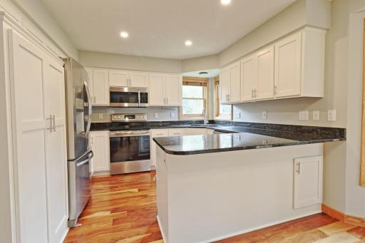 912 Moonlight Drive, Saint Paul, MN 55125
