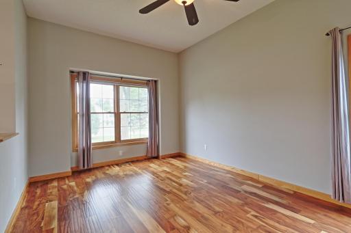 912 Moonlight Drive, Saint Paul, MN 55125