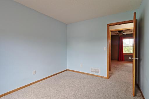 912 Moonlight Drive, Saint Paul, MN 55125