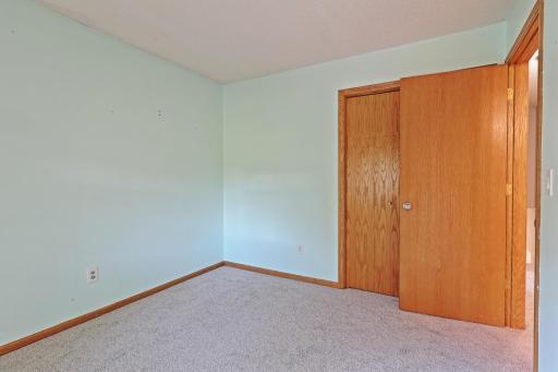 912 Moonlight Drive, Saint Paul, MN 55125