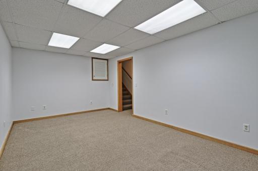 912 Moonlight Drive, Saint Paul, MN 55125